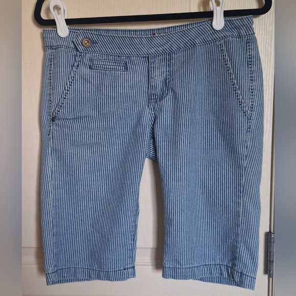 Makers of true original size 27 pin stripped jean shorts - Picture 1 of 4